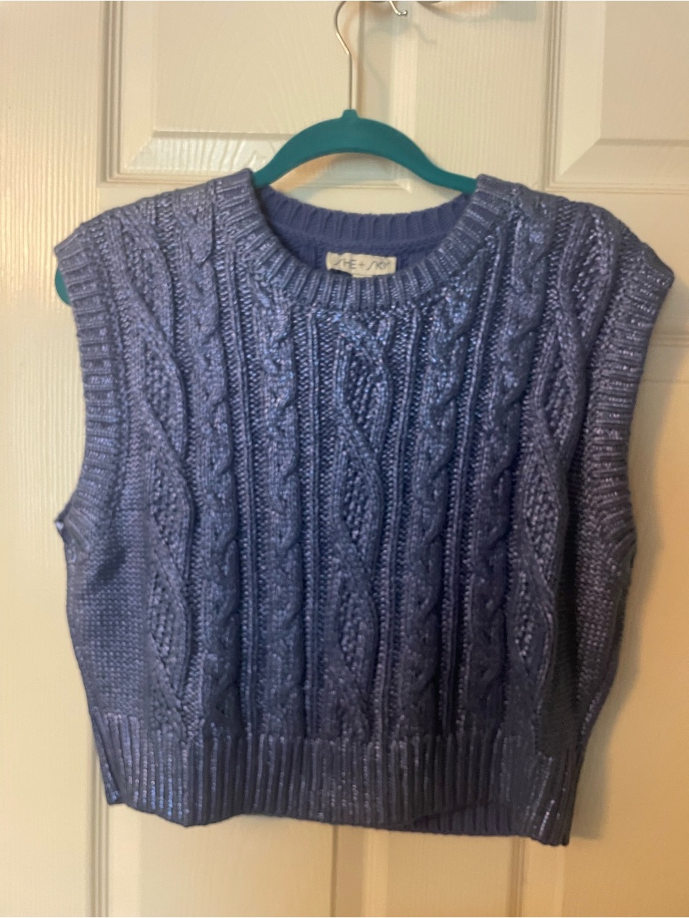 She + Sky Cable Knit Sleeveless Sweater Vest in Periwinkle